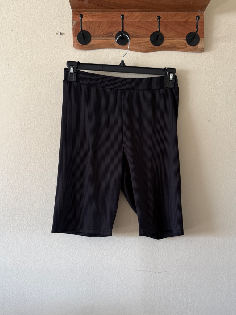 H&M Black Ribbed 8” Inseam Biker Shorts High Rise Size L Minimalist Athleisure